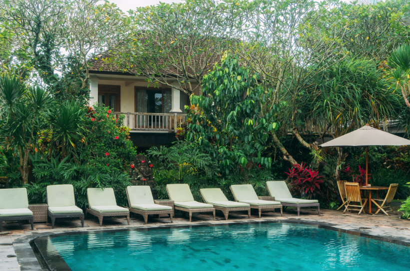 Long Term vs Short Term Villa Rental
